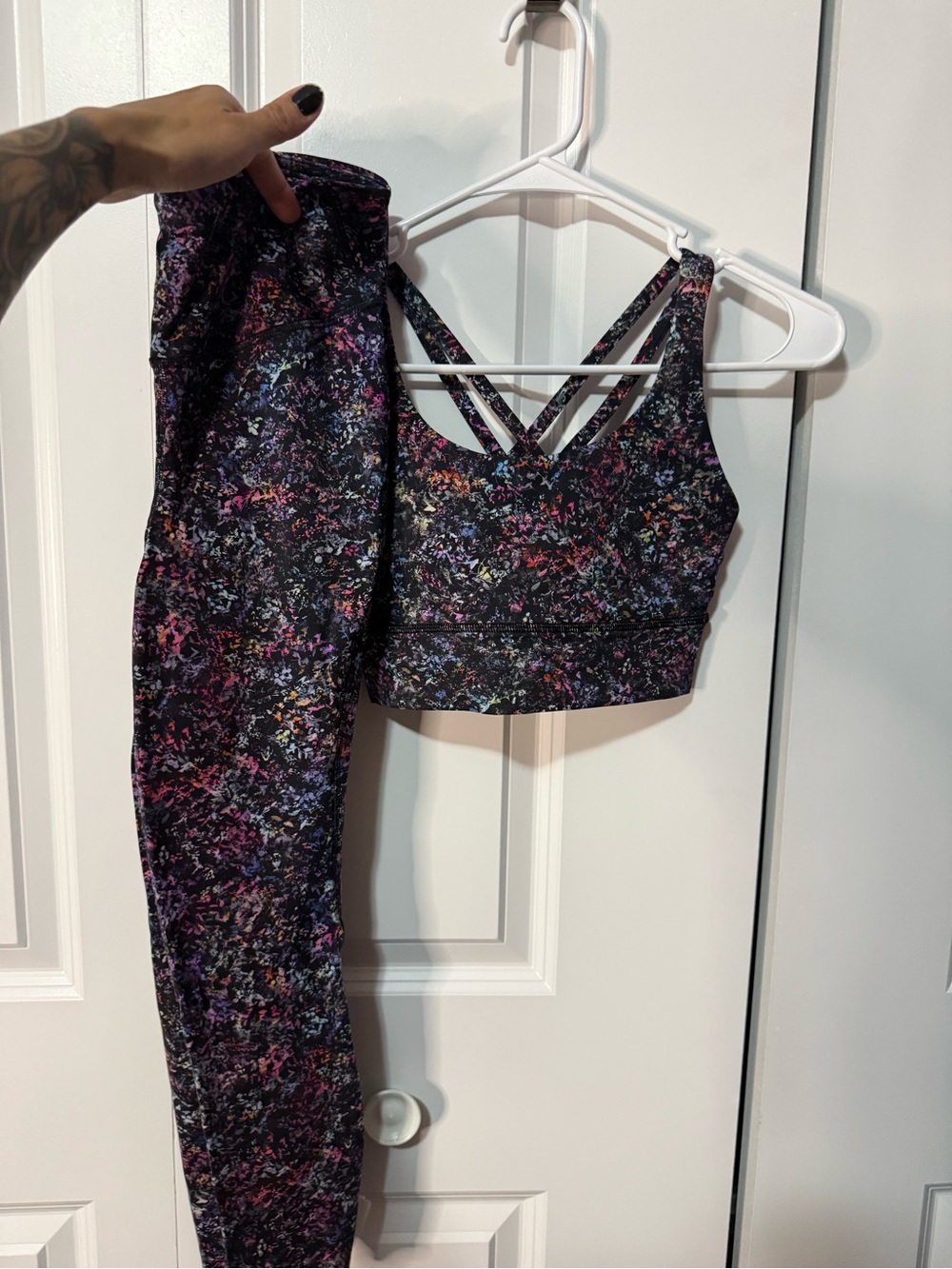 lululemon athletica SET- floral space - top (4) leggings cropped 21.5” size (6)